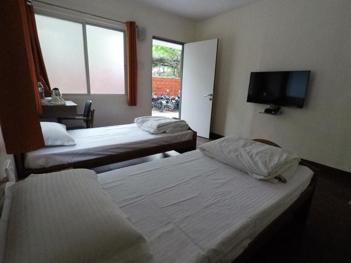 Apple Tree Apartments Koregaon Park Пуна Экстерьер фото