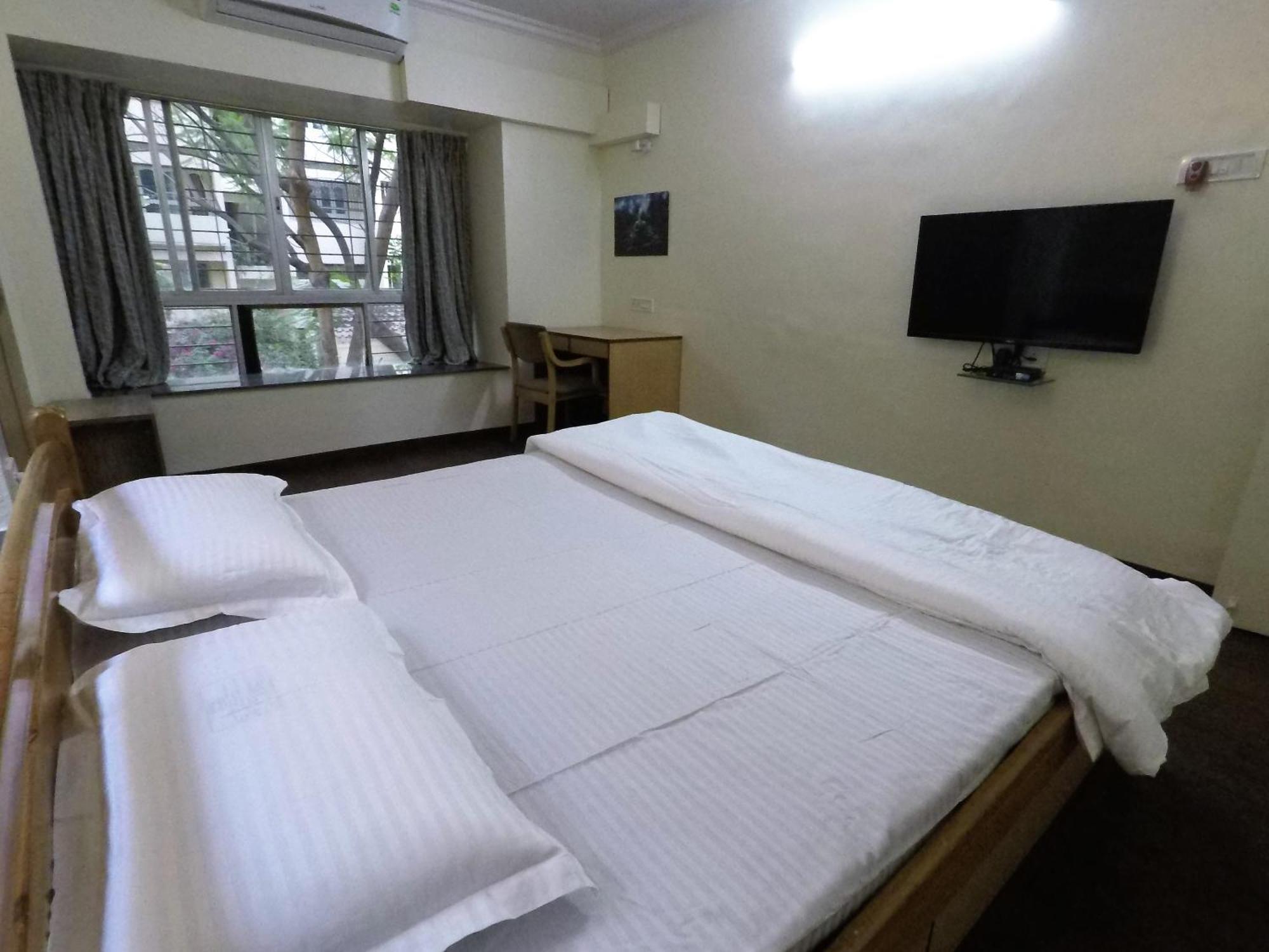 Apple Tree Apartments Koregaon Park Пуна Экстерьер фото