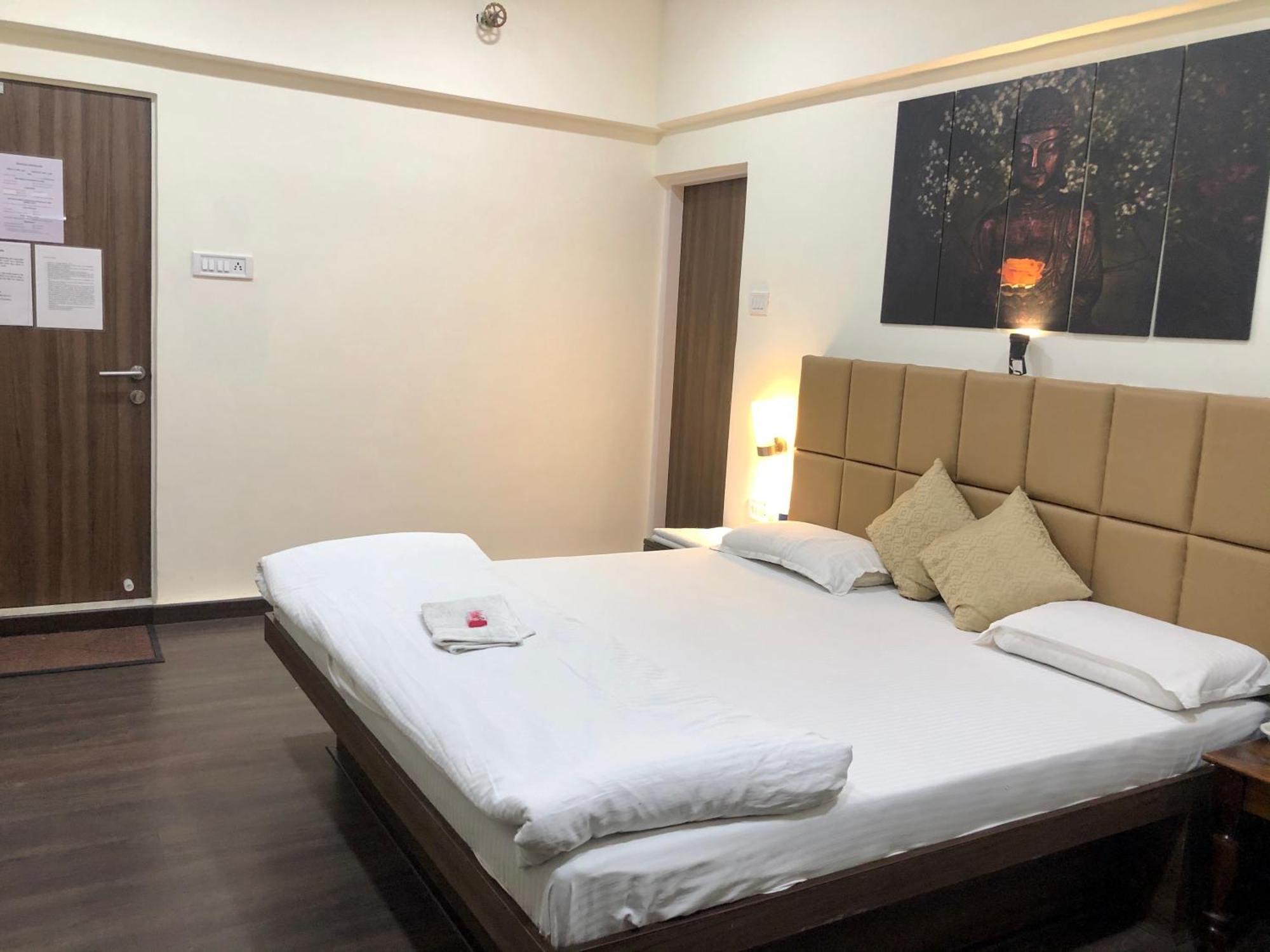 Apple Tree Apartments Koregaon Park Пуна Экстерьер фото